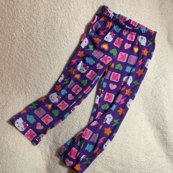 Hello Kitty Pajamas, size 4T/4/5 - Picture 4 of 5